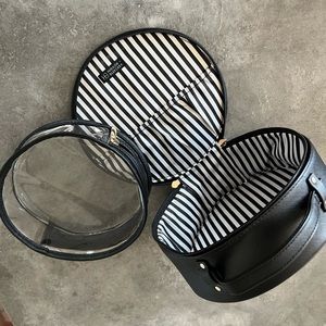 Hudson + Bleecker Preto Nomad Round Travel Case